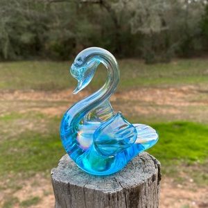 IRIDESCENT BLUE AQUA GLASS SWAN FIGURINE